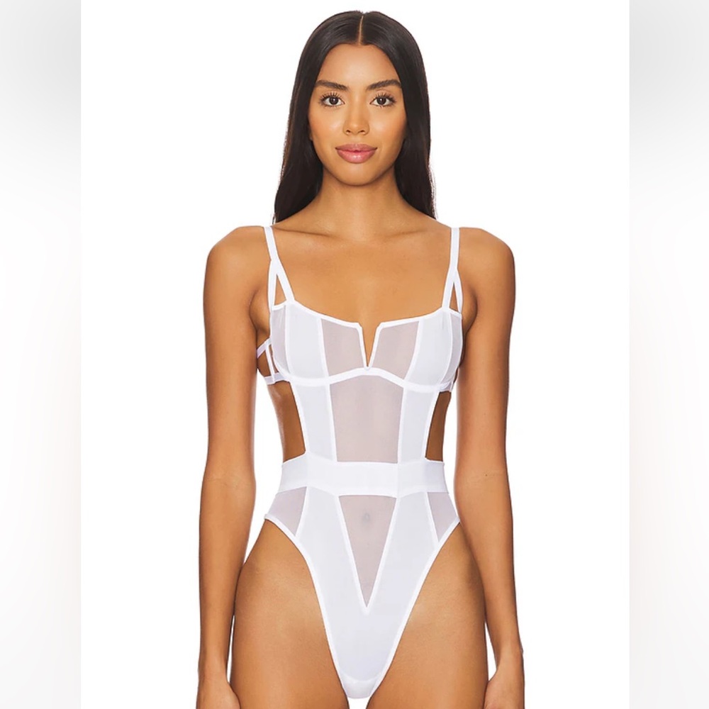 BLUEBELLA | Orla Wired Bodysuit in White Sz 34D